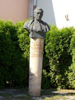 Socha akademického sochaře Karla Pokorného